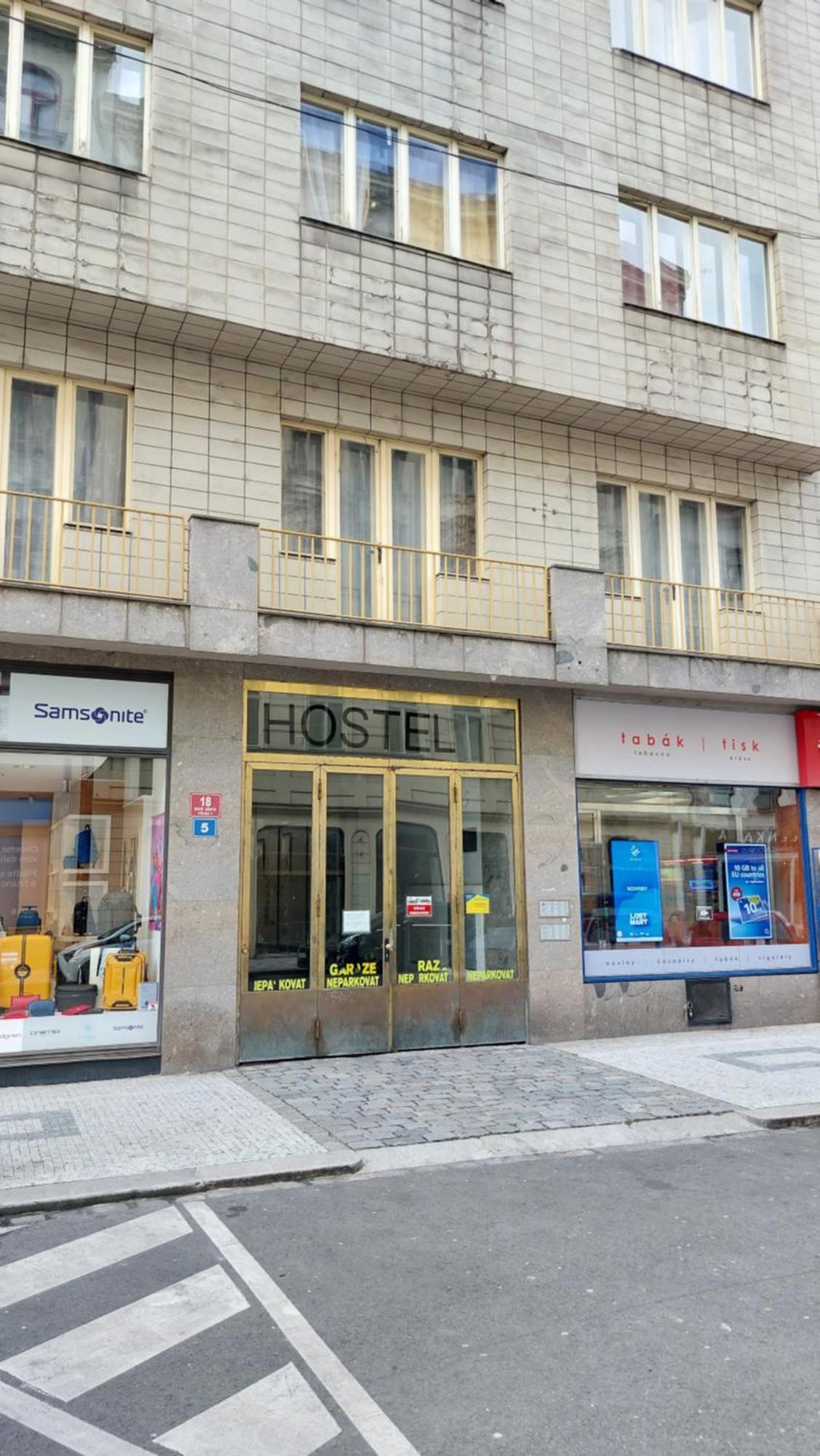 Bonvolon Hotel Praga Exterior foto